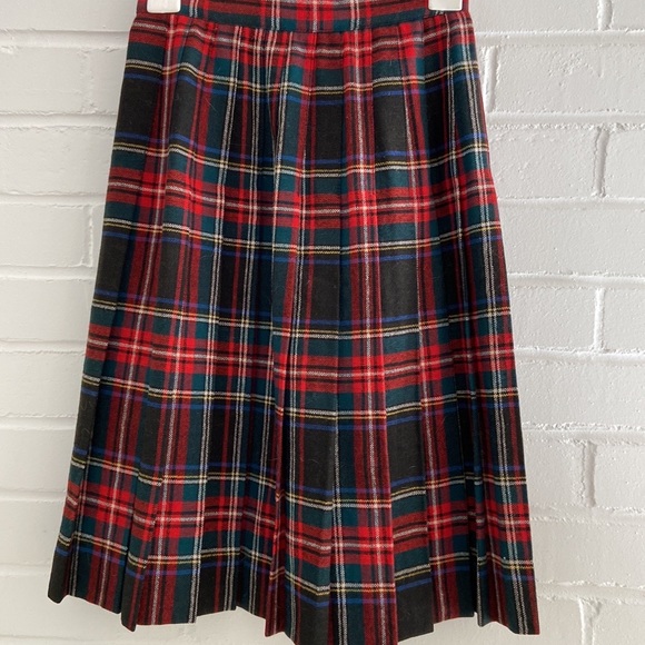 Traditional Classic Christmas Holiday Plaid Pleated Kilt Skirt With Pin - Picture 2 of 9